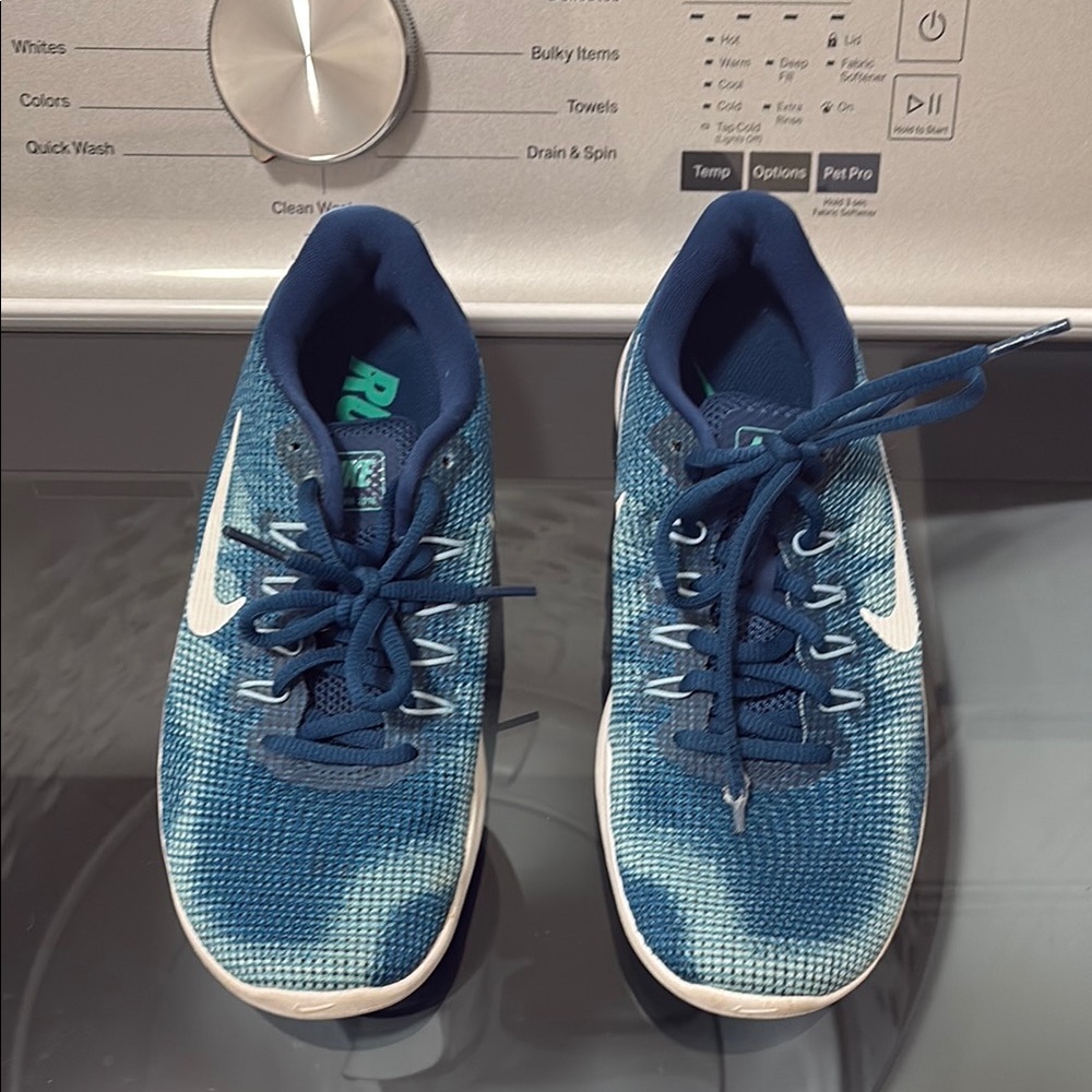 Nike Blue and Navy Women's Running Shoes